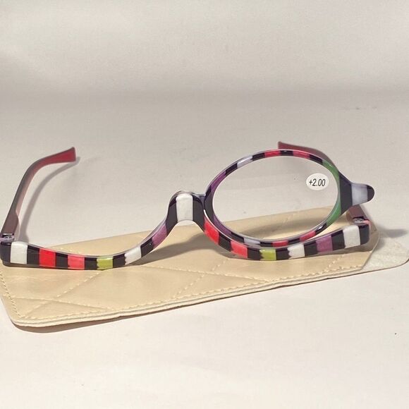0981 Makeup Cosmetic 2.00 Flip Magnifying Glasses For Precision Application N… - Picture 1 of 10